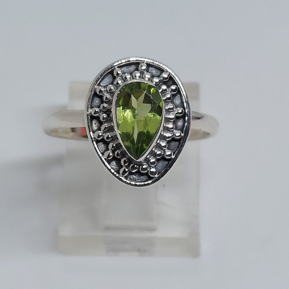 Sterling silver peridot ring size 7.75